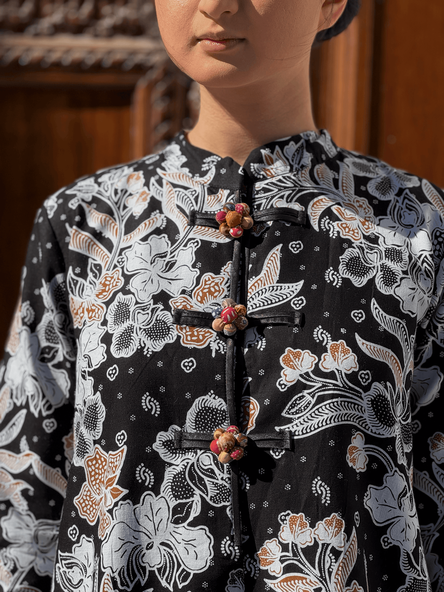 Detailed Shot Maya Cotton Shirt Dress Mandarin Neckline | Mutiara Heritage