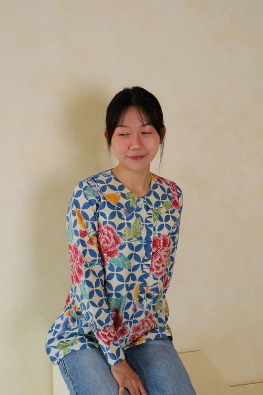 Emily Top with Ruffled Collar