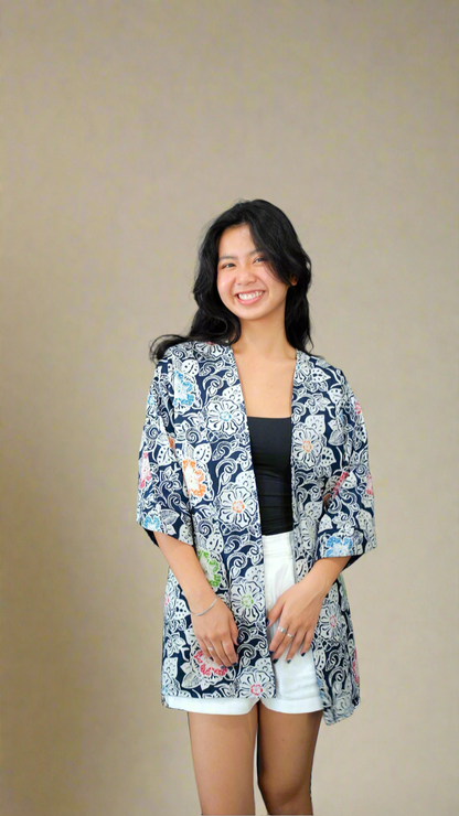 Blue reversible kimono - front
