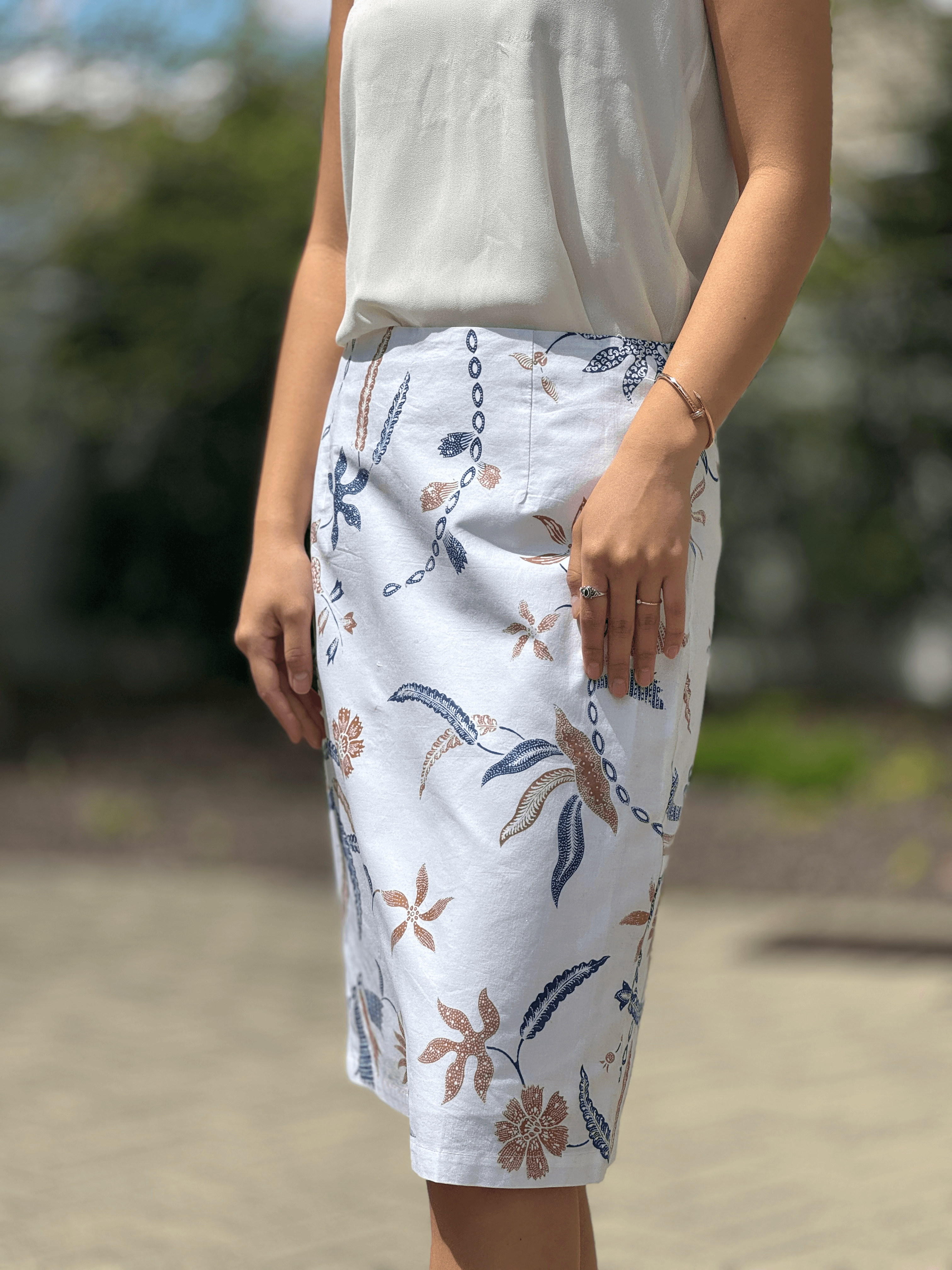 Amaya White Pencil Skirt Detailed Shot - Mutiara Heritage