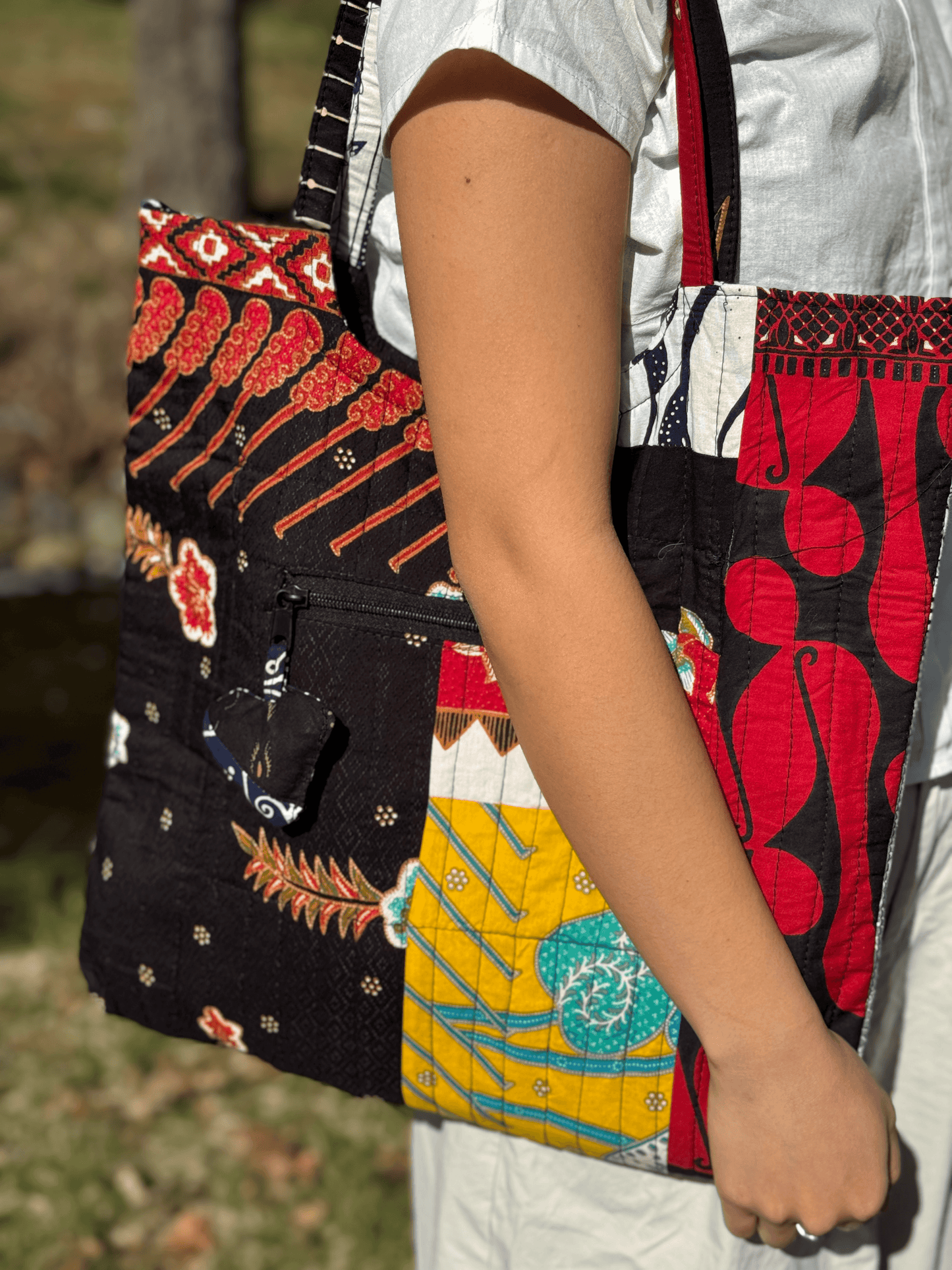 Back Shot of Batik Scarp Tote | Mutaira Heritage